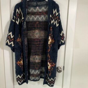 Chic Navy Aztec Patterned Women's Sweater with hood